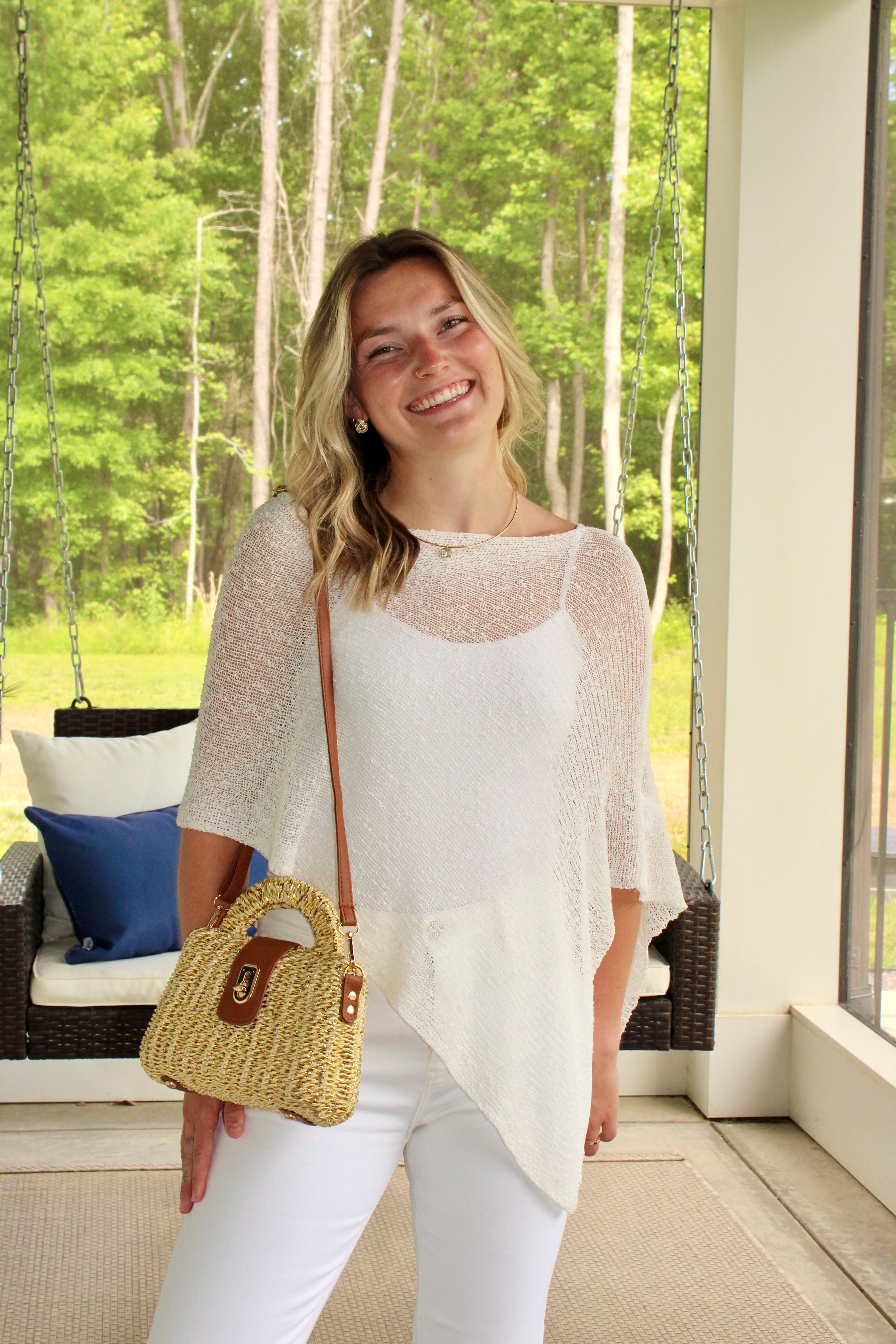 Kure Poncho: White