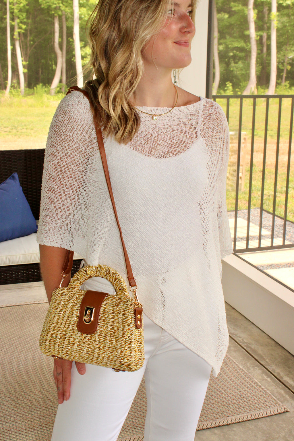 Kure Poncho: White
