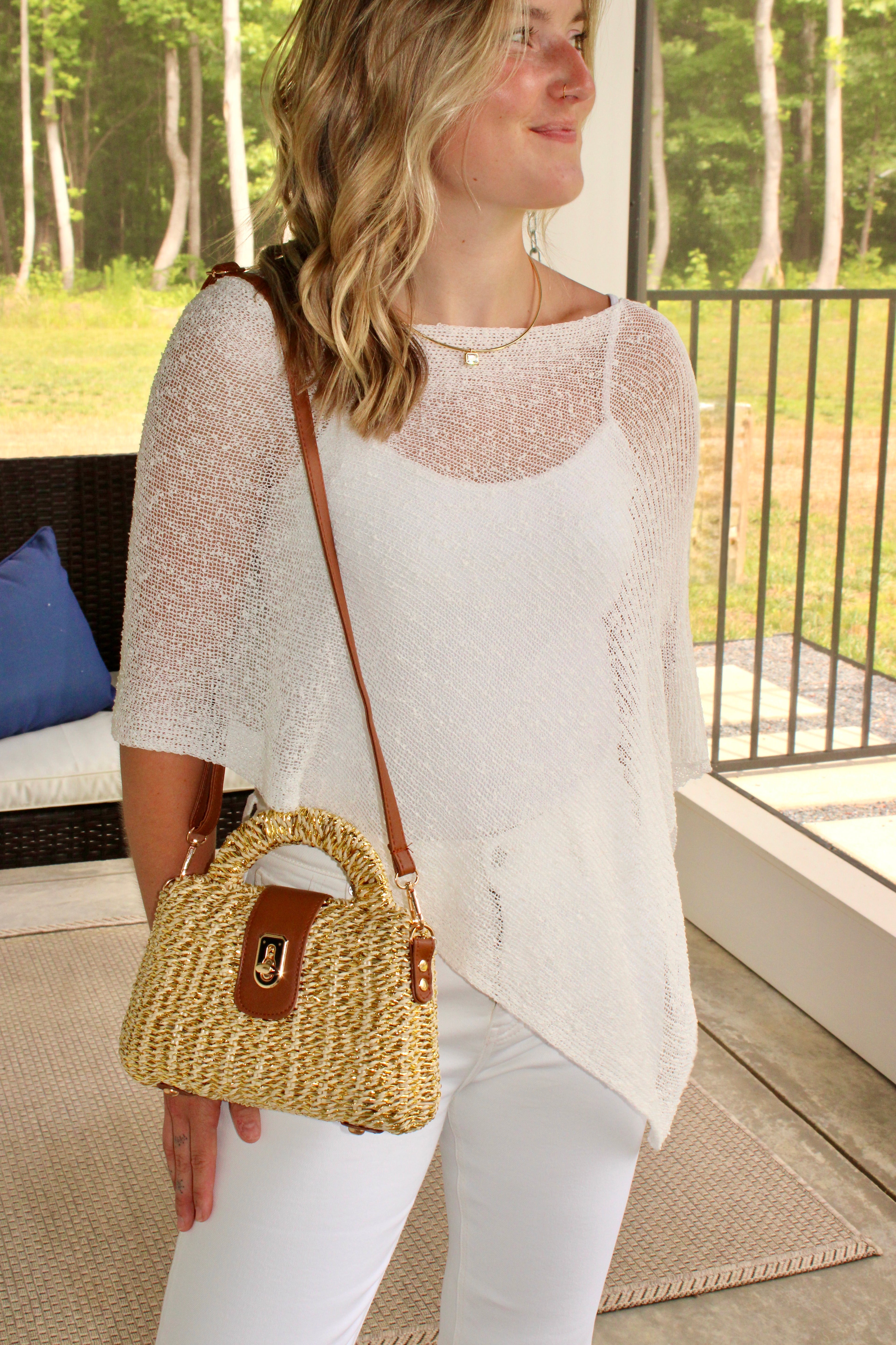 Kure Poncho: White